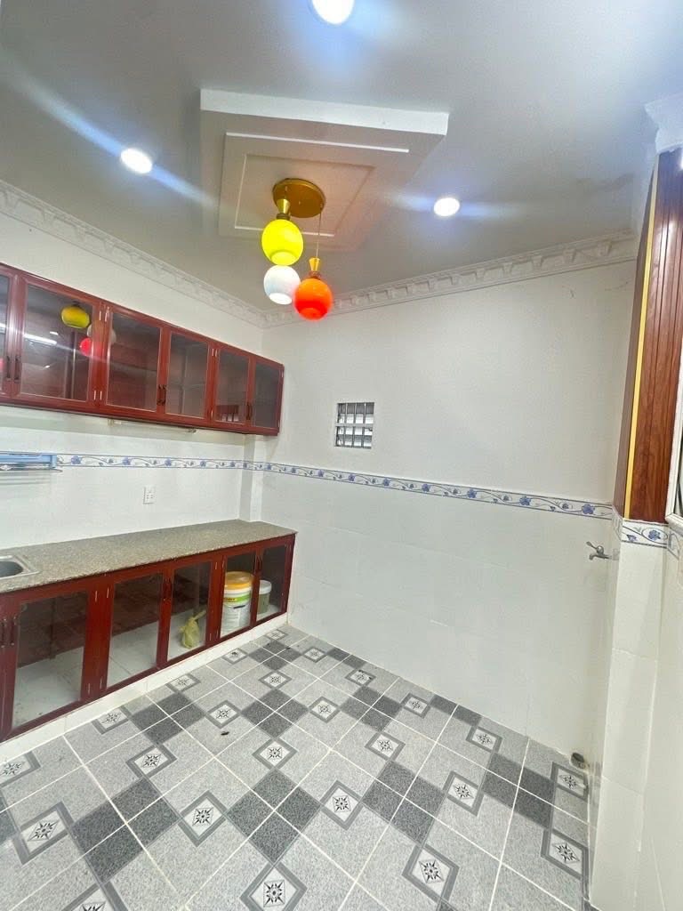 NHÀ CẦN BÁN MUA VÀO LÀ Ở NGAY 27m2 GẦN ĐƯỜNG HUỲNH TẤN PHÁT