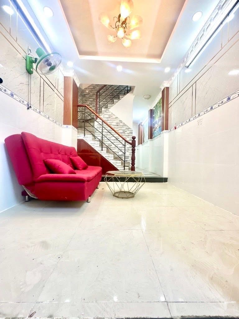 NHÀ CẦN BÁN MUA VÀO LÀ Ở NGAY 27m2 GẦN ĐƯỜNG HUỲNH TẤN PHÁT