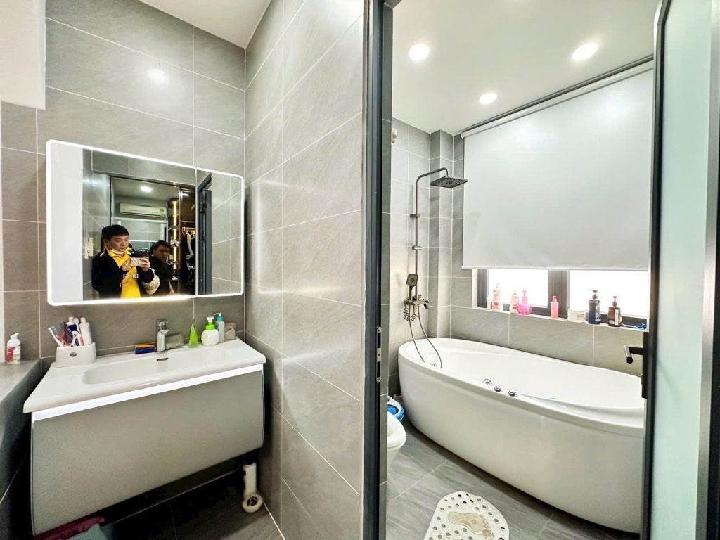 NHÀ MỚI FULL NỘI THẤT VÀO Ờ NGAY - XE HƠI BỎ NHÀ.