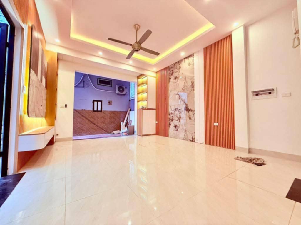 B.Á.N NHÀ VẠN PHÚC - PHỐ LỤA, LÔ GÓC 36M2 5 TẦNG, THANG MÁY, Ô TÔ, FULL NỘI THẤT. GIÁ 8 ĐỒNG