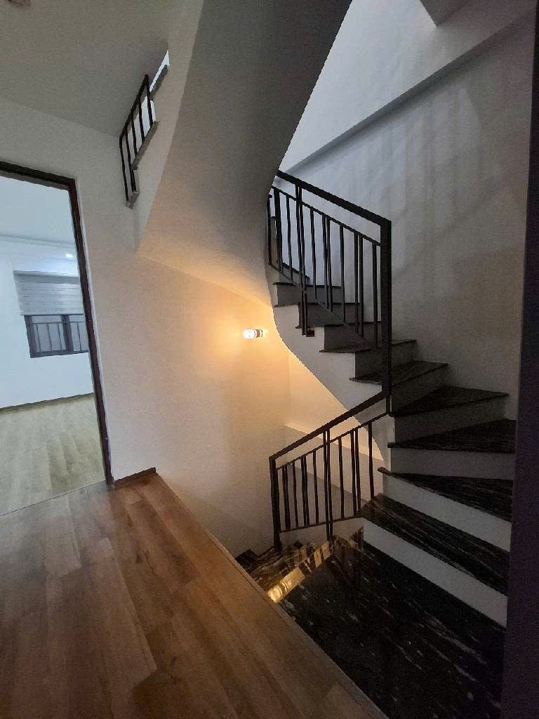 BÁN NHÀ LIỀN KỀ AN HƯNG 5 TẦNG, THANG MÁY 83M2 GIA 2X TỶ