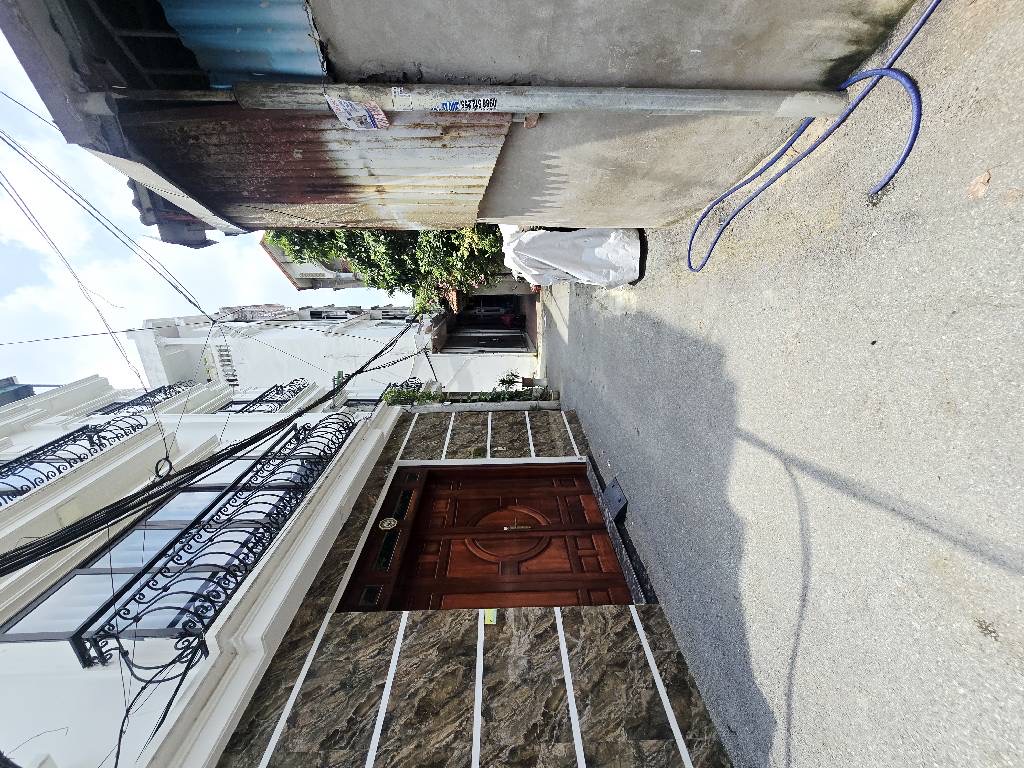 Hàng kín bay ngay trong ngày- Bán nhà Cự Khối-33m2 nhỉnh 5 tỉ