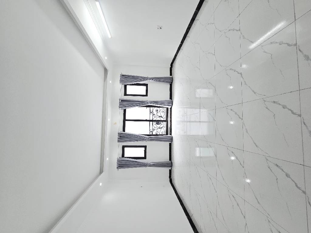 Hàng kín bay ngay trong ngày- Bán nhà Cự Khối-33m2 nhỉnh 5 tỉ