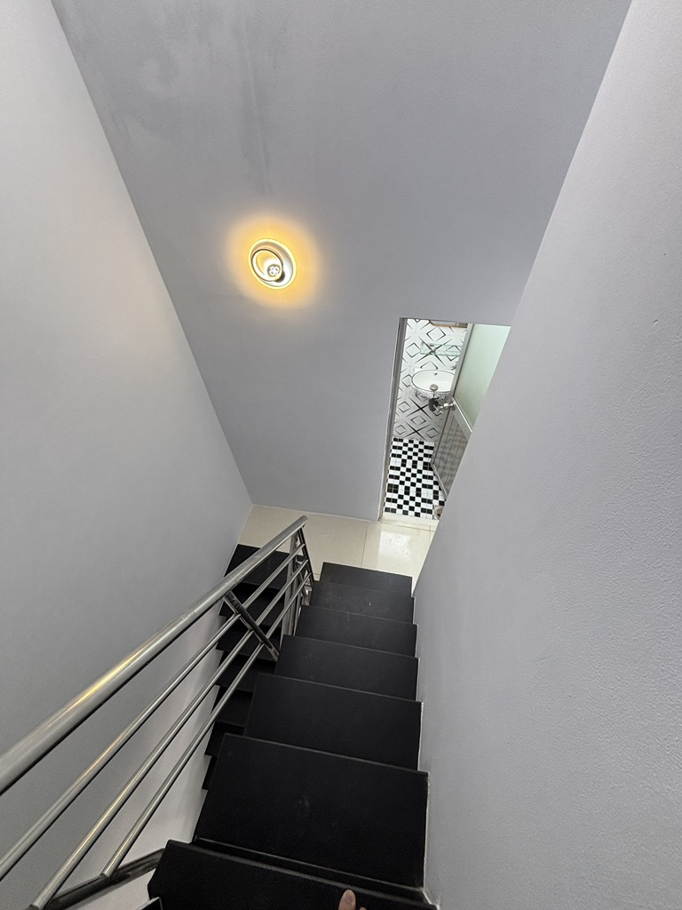 Bán gấp nhà hẻm 233 Phan Anh, sổ riêng, giá 2tỷ2