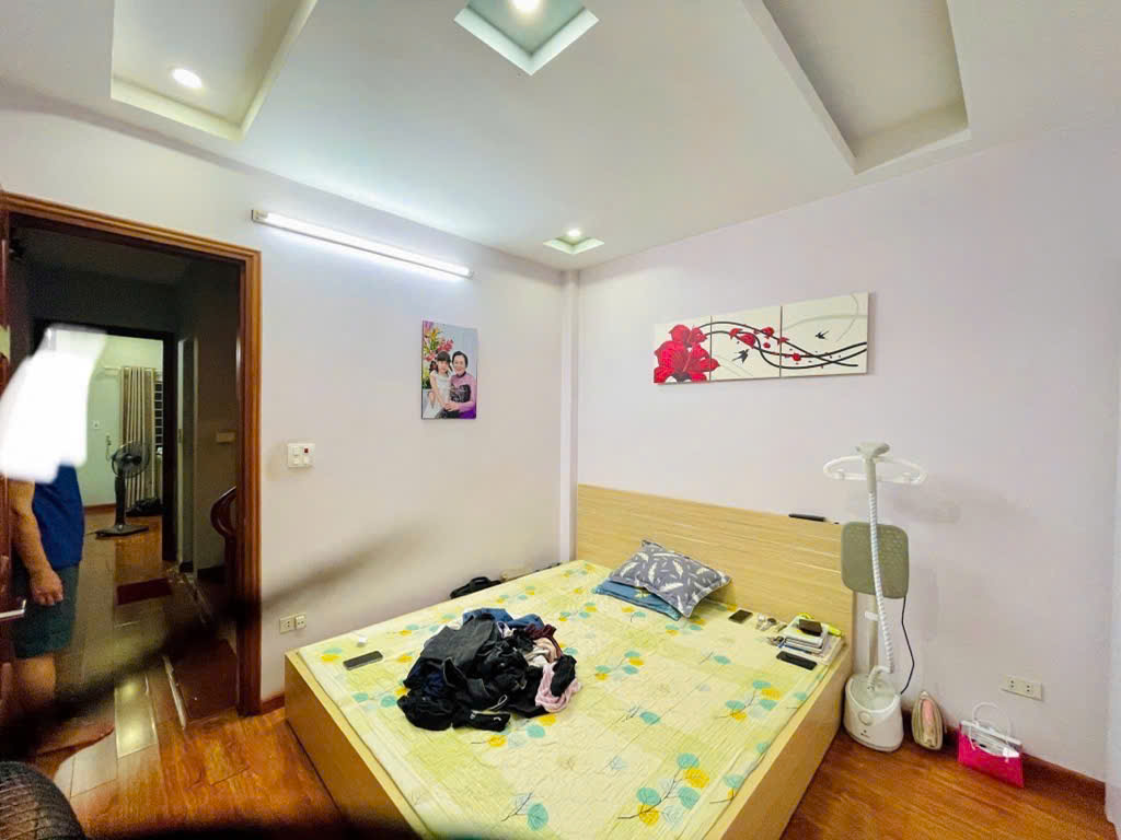 Bán nhà Cầu Giấy 35m2 mà giá chưa đến 9 đồng