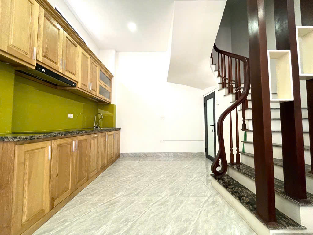 Chính chủ cần bán nhà trung tâm Q.Đống Đa, DT 37m2, ngõ thông, giá 9.x tỷ (x mầm non)