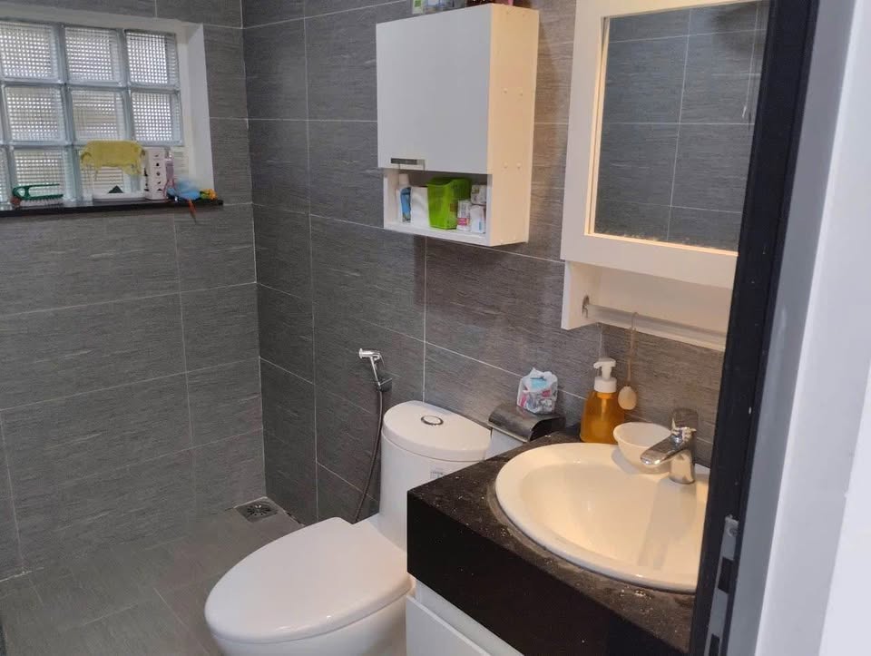 Bán căn nhà 1T1L Giá 3 Tỷ 150tr  ngay Trung Tâm của Long Trường Phường Thủ Đức DT69m2