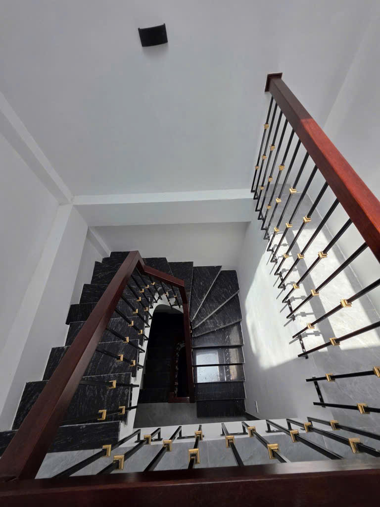 bán nhà mới ở ngay trung tâm quận trần phú _ hà đông 7,9 tỷ