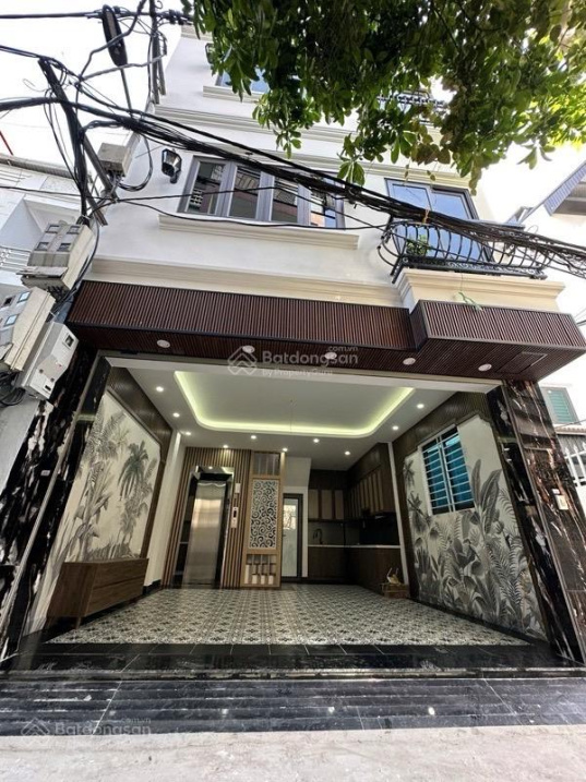 Bán nhà Ngô Gia Tự, Đức Giang, Long Biên: 45m2, 6 tầng, giá 9,3 tỷ: lô góc, thang máy, gara ô tô