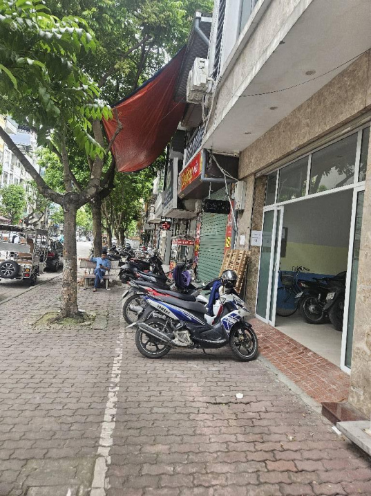 Bán đất mặt phố Ngô Gia Tự, Việt Hưng, Long Biên: 108m2, giá 32 tỷ: Mặt phố, kinh doanh, văn phòng