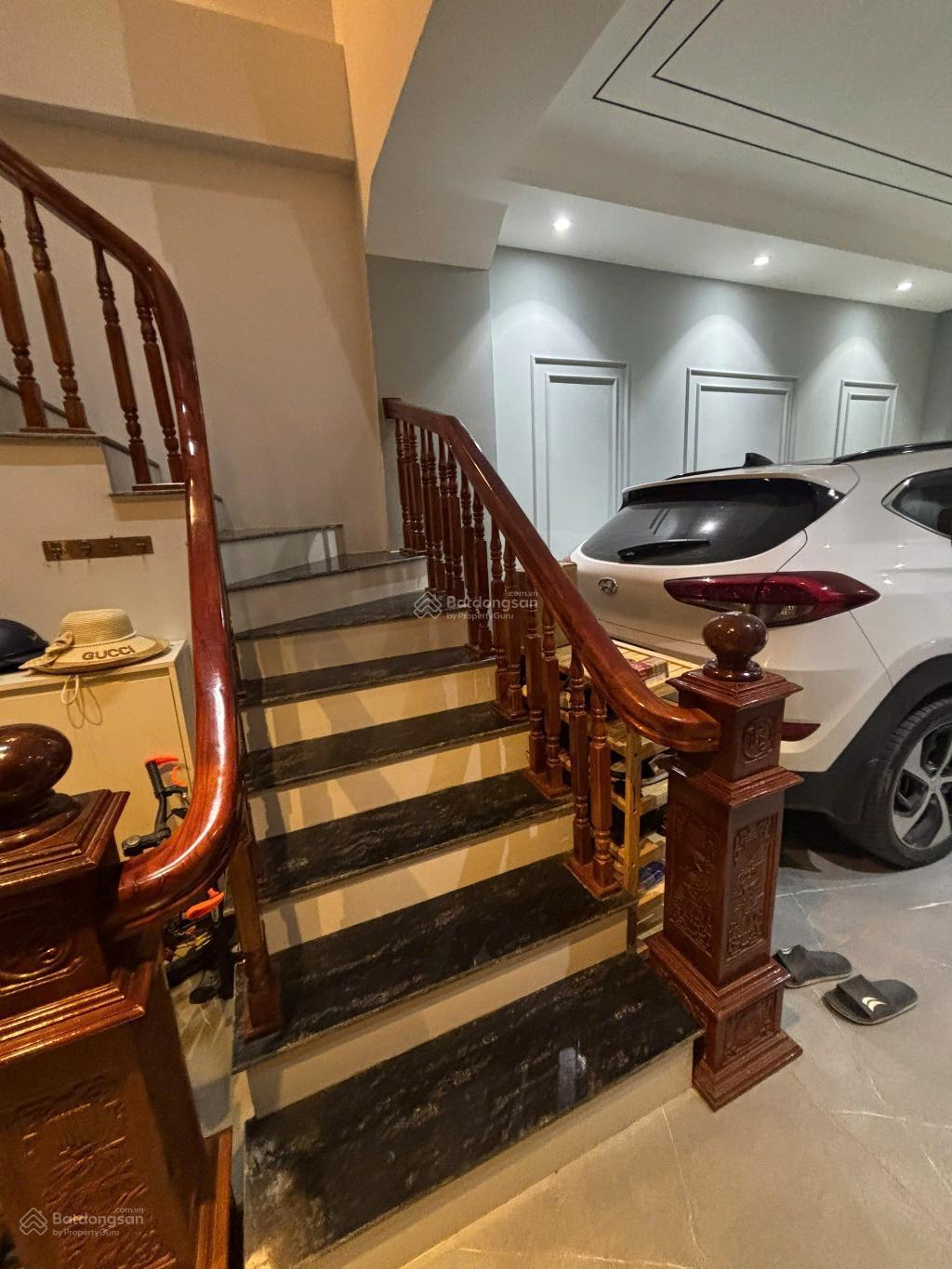 Bán nhà Ngọc Thuỵ, Long Biên: 52m, 5 tầng, giá 12,3 tỷ: Dân xây, ô tô, nội thất xịn sò,
