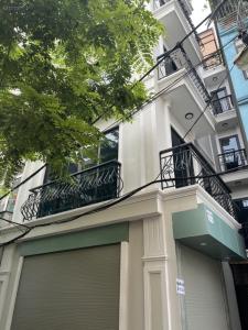 Bán nhà Gia Quất, Thượng Thanh, Long Biên: 35m 5 tầng , giá 6,4 tỷ: Nhà Mới, Ô Tô Đỗ Cổng, Giá Sốc