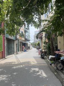 Bán đất Gia Quất, Thượng Thanh, Long Biên: 62m2, MT 4m, giá 7,6 tỷ: Gần Phố, gần ô tô, gần chợ