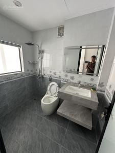 Bán nhà Việt Hưng, Long Biên: 38m2, 5 tầng, giá 7,25 tỷ: Dân xây, Lô Góc, ô tô đỗ cổng, gần phố