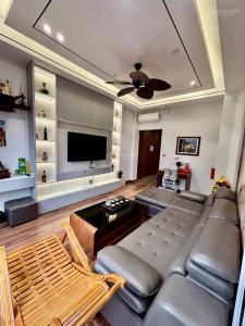 Bán nhà Ngọc Thuỵ, Long Biên: 52m, 5 tầng, giá 12,3 tỷ: Dân xây, ô tô, nội thất xịn sò,