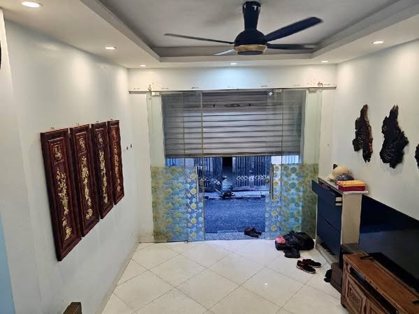Cần BÁN NHÀ 3 tầng, đường nhựa trải trước nhà, ngõ thông, ô tô qua nhà tại Mai Lâm, Đông Anh.