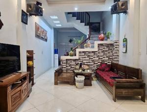 Cần BÁN NHÀ 3 tầng, đường nhựa trải trước nhà, ngõ thông, ô tô qua nhà tại Mai Lâm, Đông Anh.