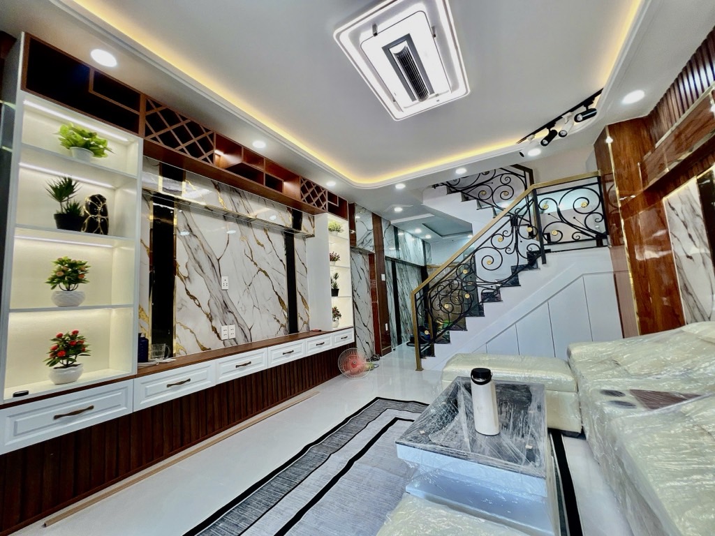 NHÀ PHỐ 3 TẦNG XINH LUNG LINH - NGUYỄN THỊ THẬP NỐI DÀI - HẺM OTO ĐỖ CỬA - FULL NỘI THẤT CAO CẤP - THÍCH HỢP MUA Ở GIA ĐÌNH 3 THẾ HỆ -
