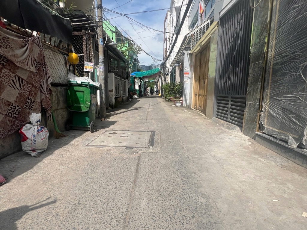 NHÀ PHỐ 3 TẦNG XINH LUNG LINH - NGUYỄN THỊ THẬP NỐI DÀI - HẺM OTO ĐỖ CỬA - FULL NỘI THẤT CAO CẤP - THÍCH HỢP MUA Ở GIA ĐÌNH 3 THẾ HỆ -