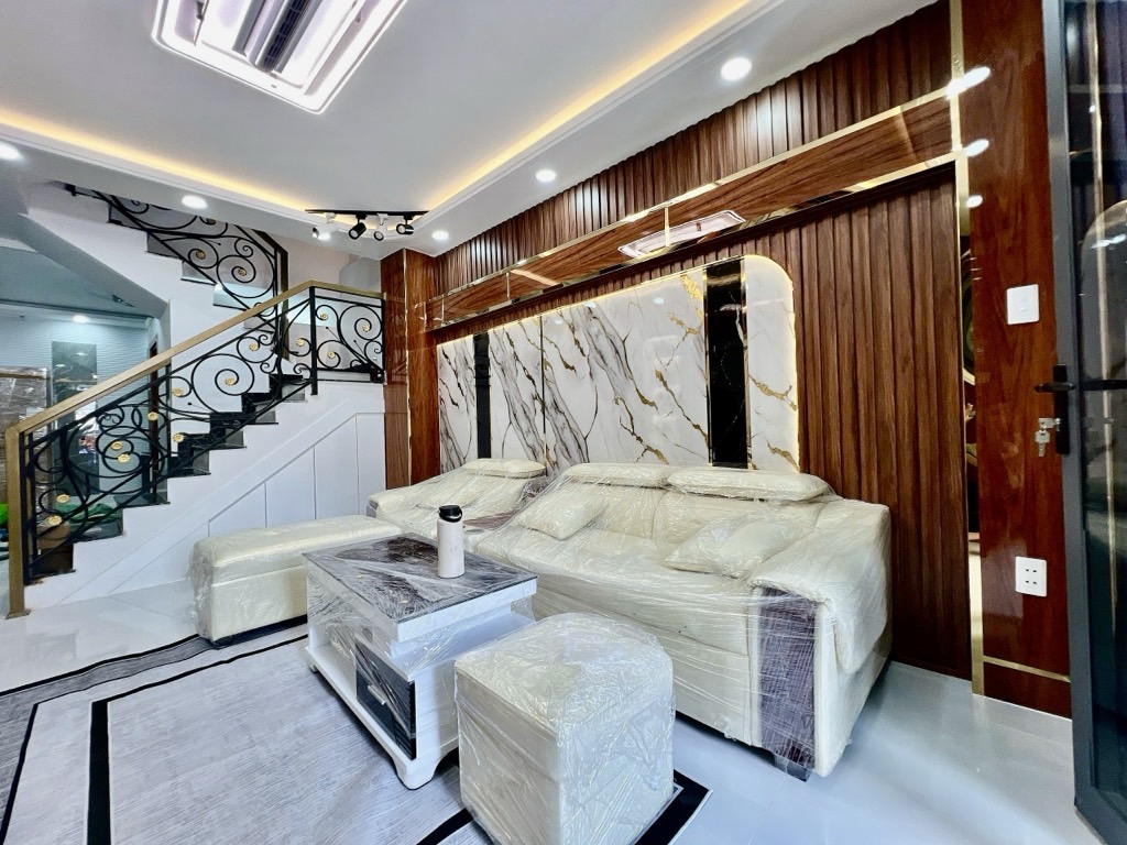 NHÀ PHỐ 3 TẦNG XINH LUNG LINH - NGUYỄN THỊ THẬP NỐI DÀI - HẺM OTO ĐỖ CỬA - FULL NỘI THẤT CAO CẤP - THÍCH HỢP MUA Ở GIA ĐÌNH 3 THẾ HỆ -