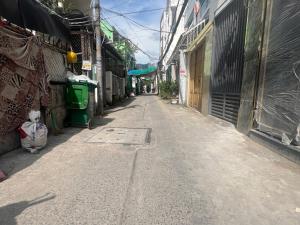 NHÀ PHỐ 3 TẦNG XINH LUNG LINH - NGUYỄN THỊ THẬP NỐI DÀI - HẺM OTO ĐỖ CỬA - FULL NỘI THẤT CAO CẤP - THÍCH HỢP MUA Ở GIA ĐÌNH 3 THẾ HỆ -