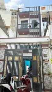 BÁN NHÀ ĐẸP 1 TRỆT 2 LẦU – HẺM XE HƠI 1/ NGUYỄN THỊ BÚP – P. TÂN CHÁNH HIỆP, Q.12