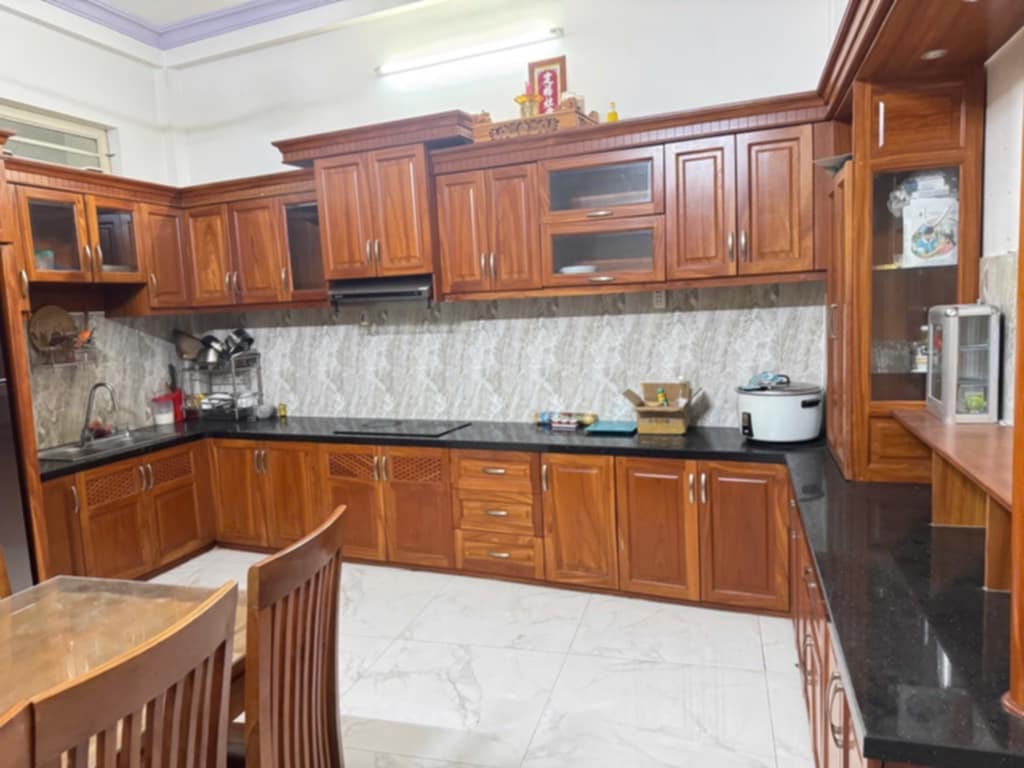 Siêu phẩm nhà mặt tiền đường , 3 tầng , quận 2 .