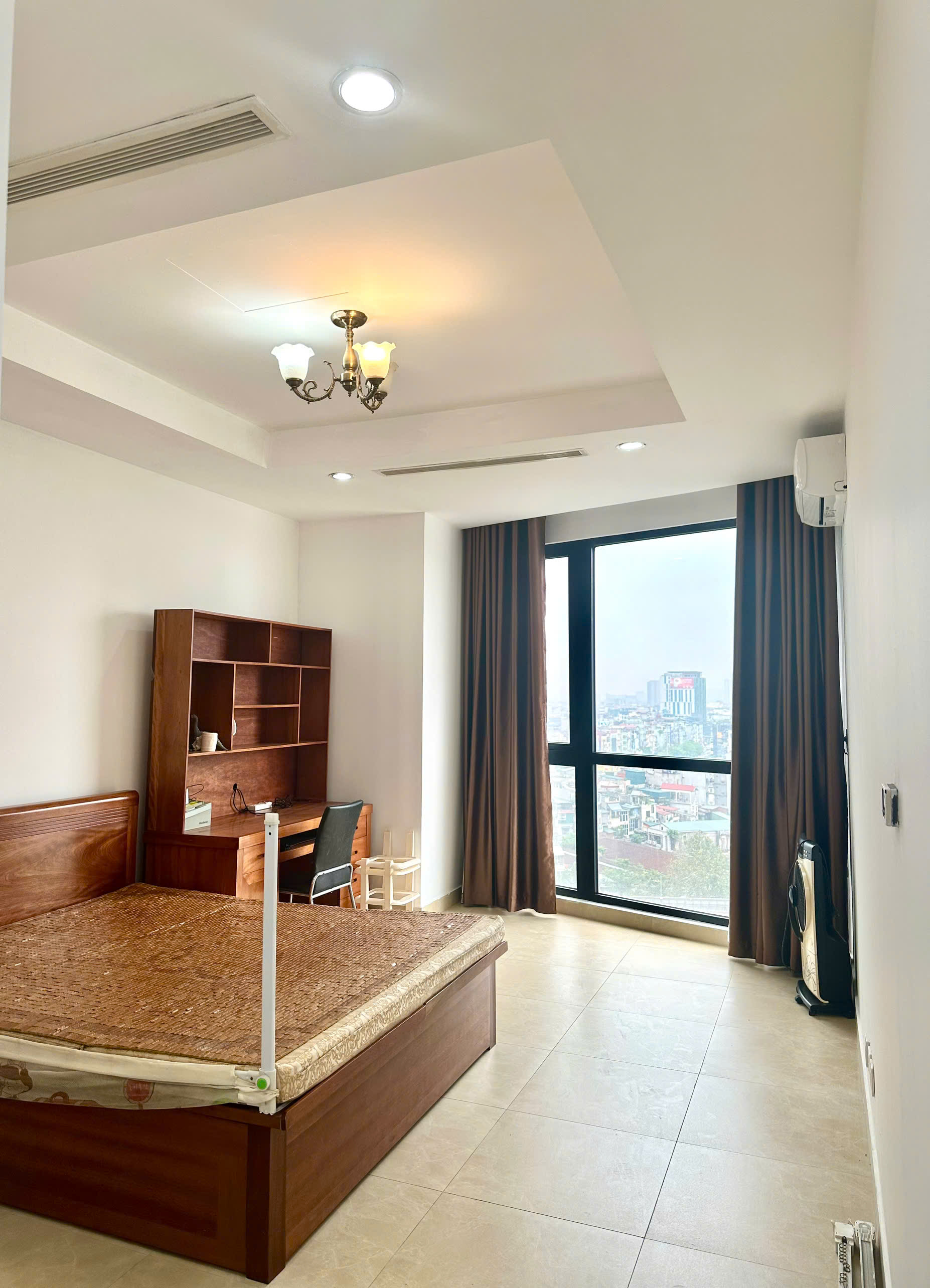 Bán nhà Phố Dương Đình Nghệ  – Cầu Giấy 40 m2 4 tầng, gần ô tô nhà còn rất mới ở ngay
