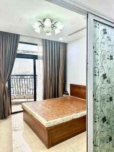 Bán nhà phố Dương Khuê – Cầu Giấy 35 m2 5 tầng MT 4 m gần phố ngõ thông còn mới về ở ngay