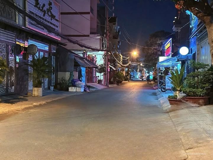 SIÊU HOT – NHÀ ĐẸP SÁT MẶT TIỀN KINH DOANH PHAN HUY ÍCH – HẺM XE TẢI 10M