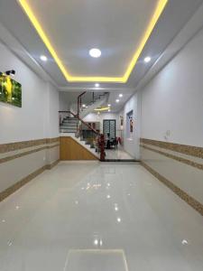 BÁN NHÀ ĐẸP SÁT LÊ VĂN QUỚI - NGÃ TƯ 4 XÃ - HẺM XE HƠI
