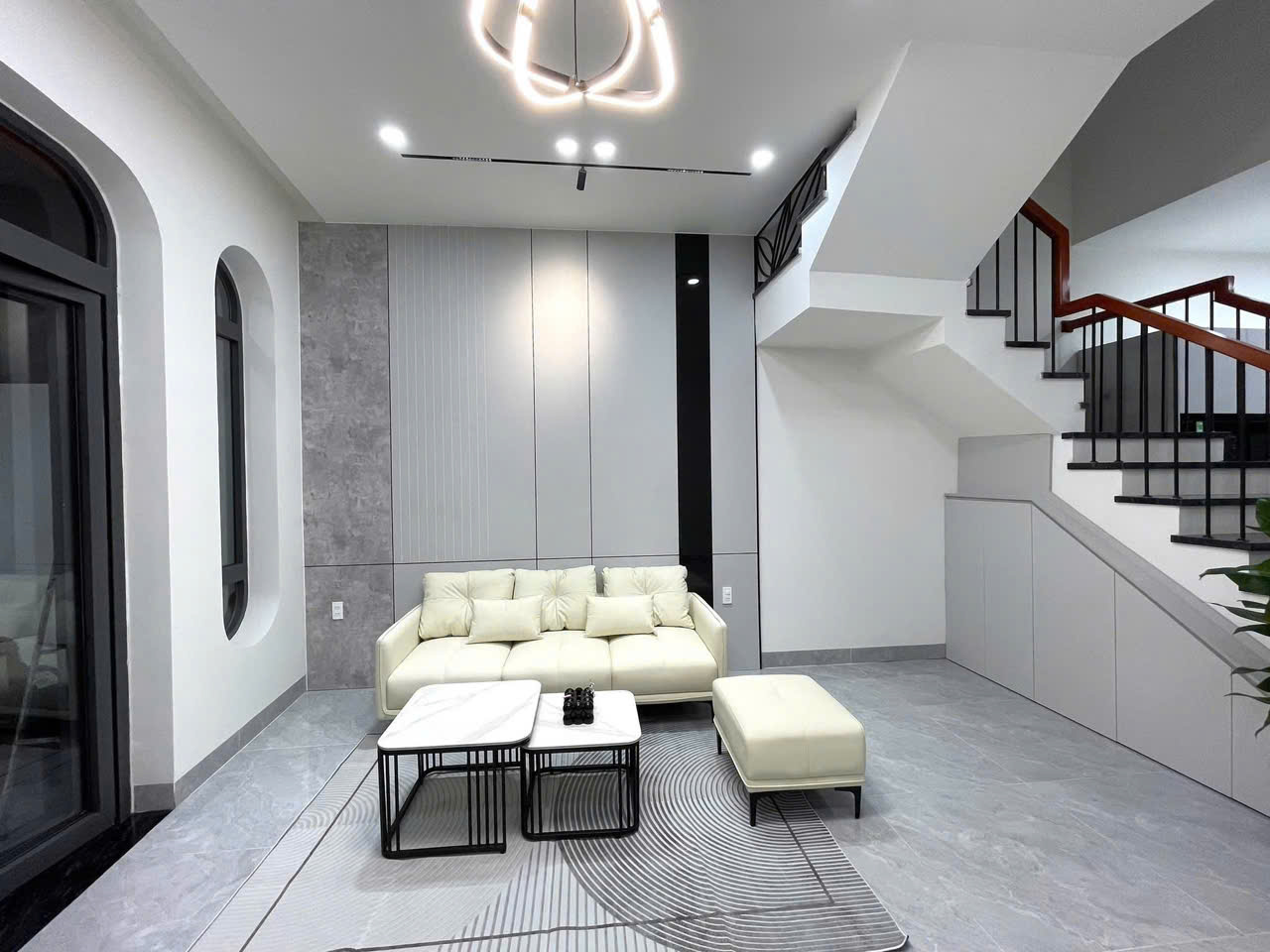Bán nhà Lê Văn Quới 3 tầng đúc chắc chắn (4×13) hẻm 6m sổ vuông vức giá chỉ 5,95 tỷ.