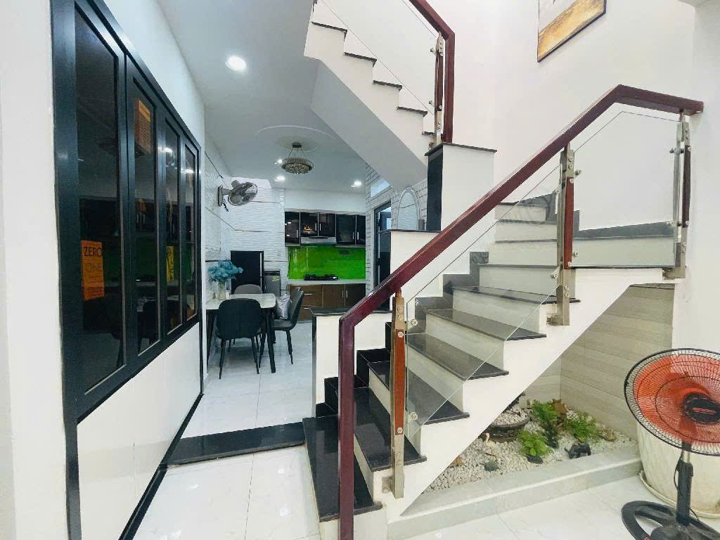 NHÀ ĐẸP NGUYỄN VĂN KHỐI, P8, GV, HCM 35M2 2PN 4.68 TỶ
