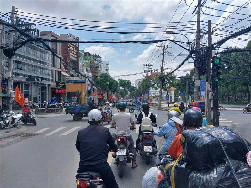 NHÀ ĐẸP SÂN RỘNG TRƯỚC NHÀ NGUYỄN VĂN KHỐI, P8, GV, HCM 56M2 3 TẦNG 5.95 T