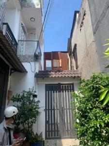 NHÀ THỐNG NHẤT CÓ SÂN TRƯỚC NHÀ, P15, GV, HCM 61M2 3PN CHỈ 5.18 TỶ