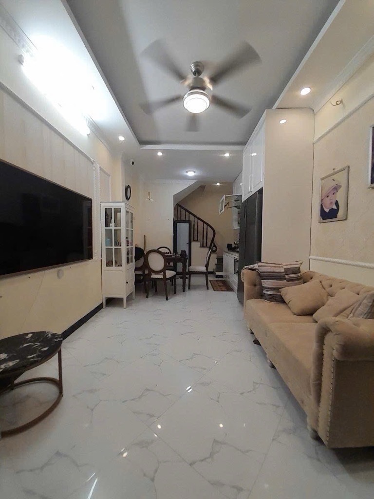 Bán nhà 5 phút đến phố cổ - sẵn nội thất chỉ xách vali vào ở - giá chỉ hơn 6 tỷ