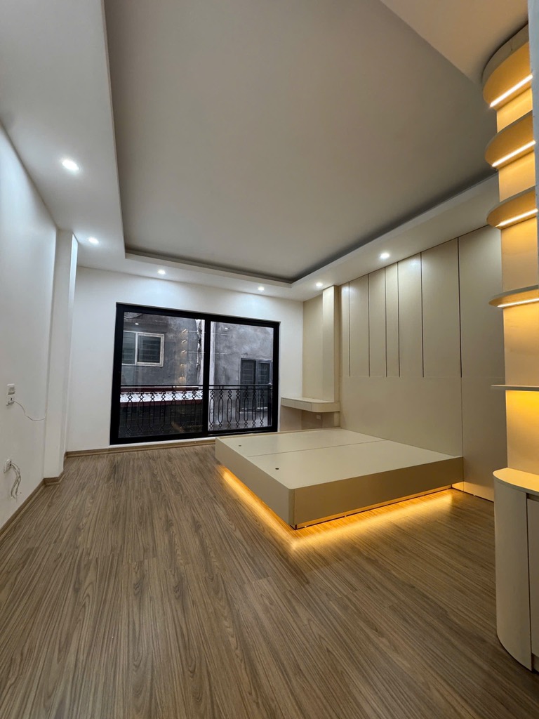 BÁN NHÀ MỚI KHÂM THIÊN ĐỐNG ĐA - CHƯA ĐẾN 10 TỶ MÀ 6 TẦNG FULL NỘI THẤT (CÓ THANG MÁY)