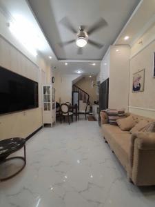 Bán nhà 5 phút đến phố cổ - sẵn nội thất chỉ xách vali vào ở - giá chỉ hơn 6 tỷ