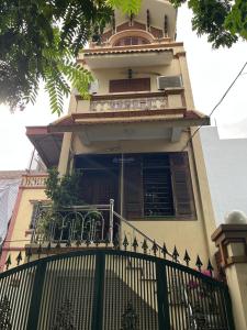 Bán nhà Thượng Thanh, Long Biên: 83m2, 3 tầng, giá 8,5 tỷ: bán đất tặng nhà 3 tầng đang cho thuê