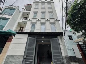 Giảm ngay 500tr bán gấp nhà đường Nguyễn Văn Đậu 39m2 ngang 5.2 nhà 5 tầng giá chỉ còn 7.7 tỷ