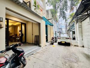 Cần bán nhà Bùi Đình Tuý 50m2 hẻm xe hơi khu an ninh dân tri cao