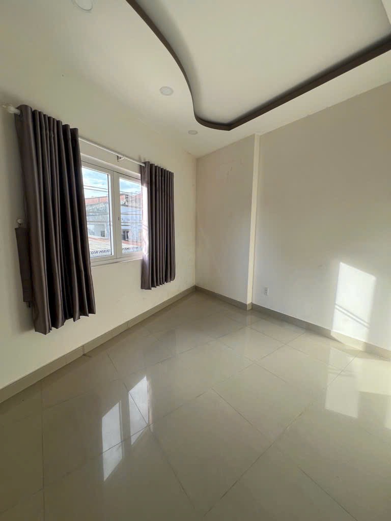 MẶT TIỀN KINH DOANH - NGUYỄN THƯỢNG HIỀN - BÌNH THẠNH- 4 TẦNG- NGANG 10M- Giá 6,5 TỶ