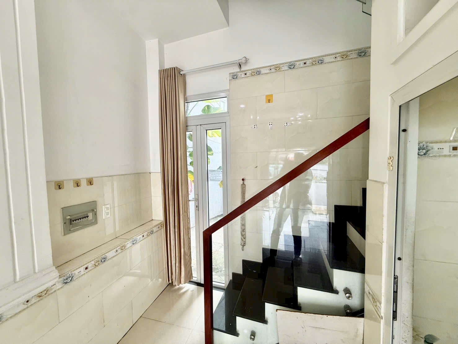 HÓT HIẾM MẶT TIỀN PHẠM VĂN ĐỒNG- NGUYỄN XÍ BÌNH THẠNH - 4 TẦNG -NHỈNH 6 Tỷ