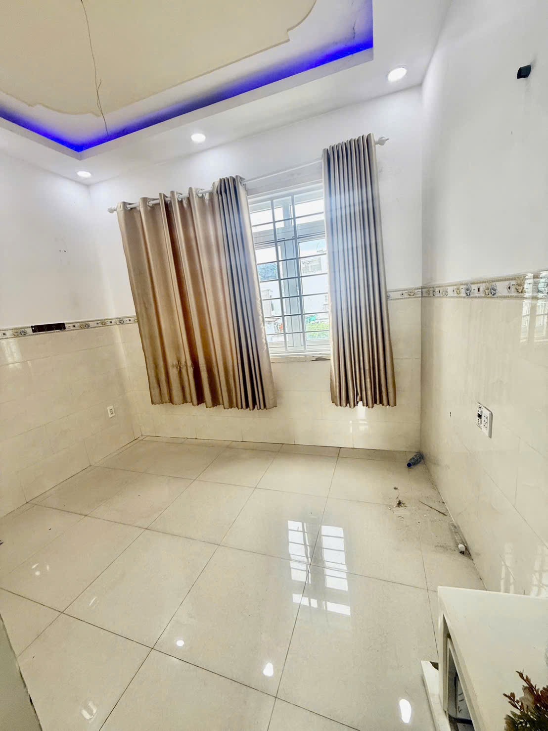 HÓT HIẾM MẶT TIỀN PHẠM VĂN ĐỒNG- NGUYỄN XÍ BÌNH THẠNH - 4 TẦNG -NHỈNH 6 Tỷ