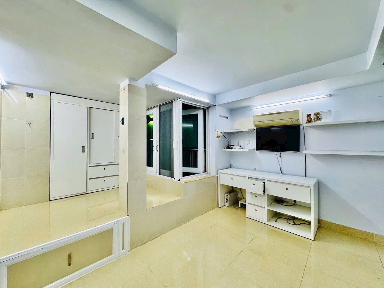 Ô TÔ ĐẬU CỬA- NƠ TRANG LONG- BÌNH THẠNH—4 TẦNG- 4.48 TỶ TL