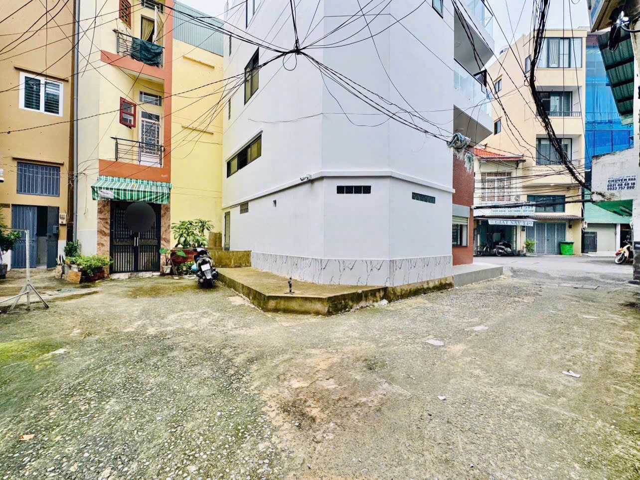 Ô TÔ ĐẬU CỬA- NƠ TRANG LONG- BÌNH THẠNH—4 TẦNG- 4.48 TỶ TL