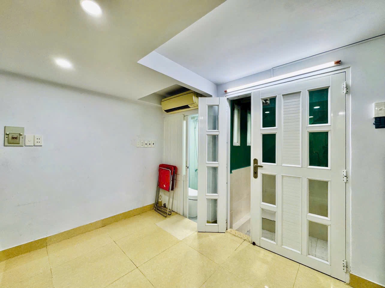 Ô TÔ ĐẬU CỬA- NƠ TRANG LONG- BÌNH THẠNH—4 TẦNG- 4.48 TỶ TL