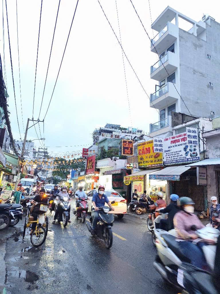 BÁN NHÀ MẶT TIỀN PHAN VĂN TRỊ- BÌNH THẠNH- 6 TẦNG- 60M2, CÓ THANG MÁY- DÒNG TIỀN 600tr/ tháng