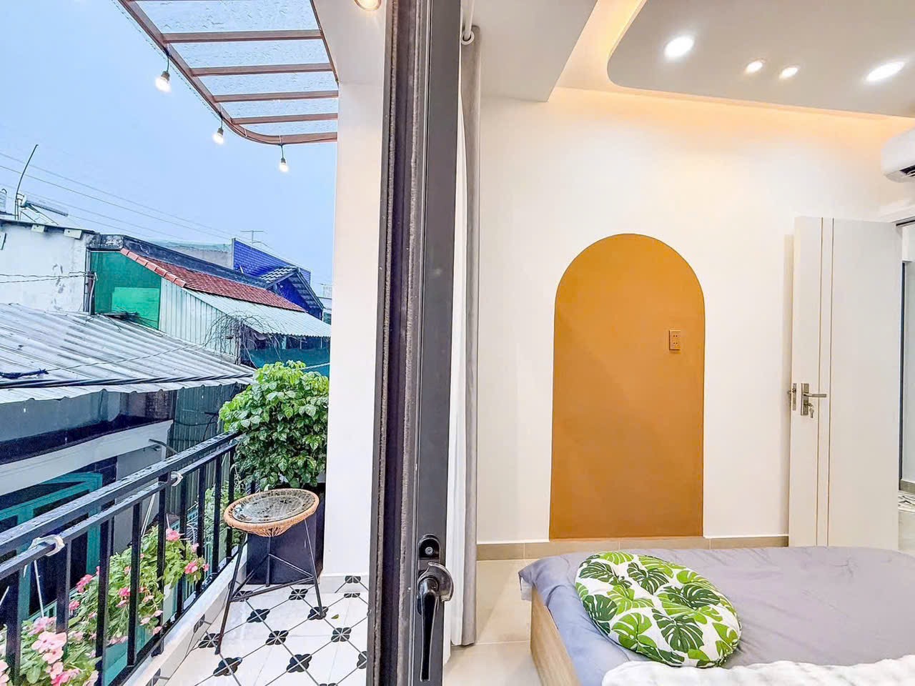 NHÀ ĐẸP 2 TẦNG- HXH PHAN VĂN TRỊ- BÌNH THẠNH