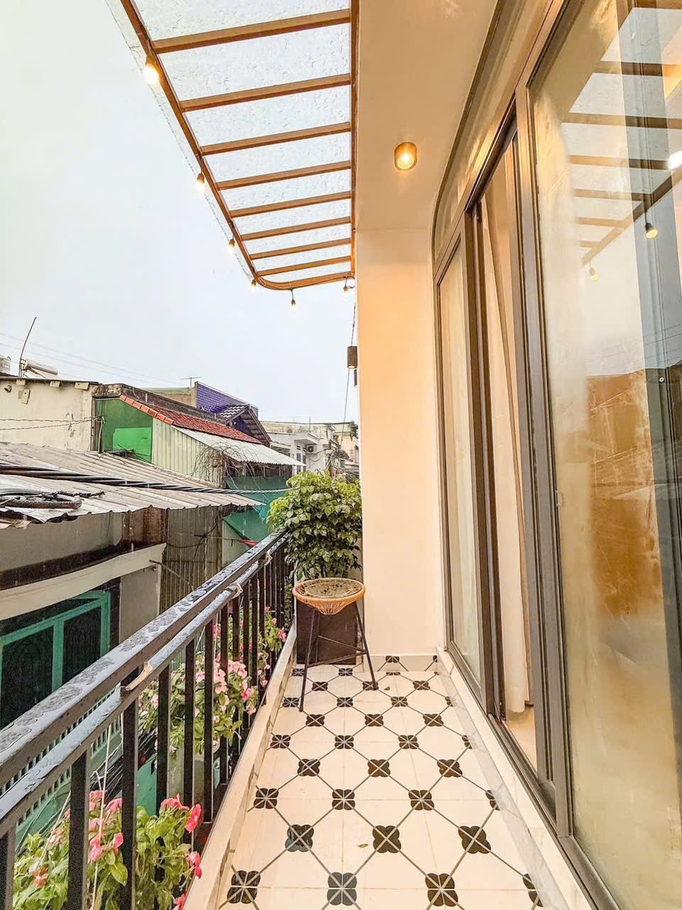 NHÀ ĐẸP 2 TẦNG- HXH PHAN VĂN TRỊ- BÌNH THẠNH